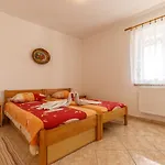 Holiday home Sascha In