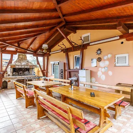 Ferienhaus Sascha In *