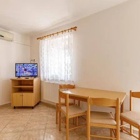 Sascha In * 波雷奇