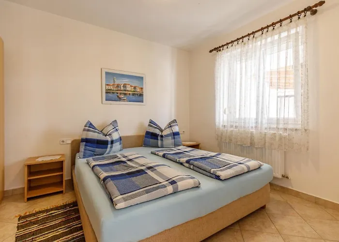 Nyaraló Sascha In *